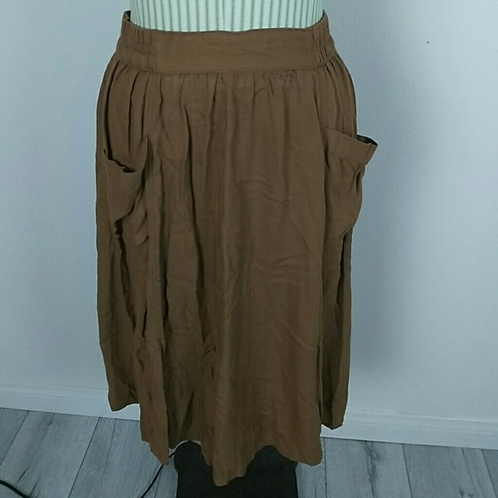 Midi skirt with pockets